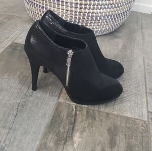 IMPO WOMEN'S BLACK SUEDE BOOTIES SIZE 5.5